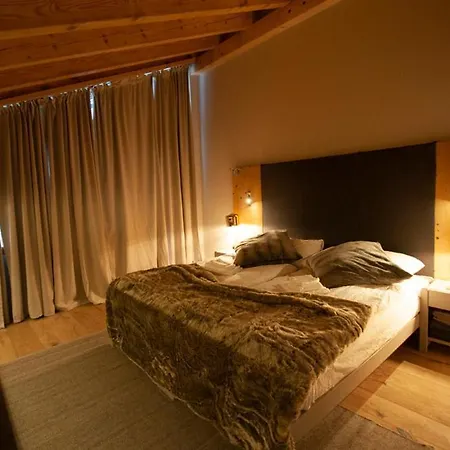 Haus Turquino C, Penthouse Apartment Zermatt